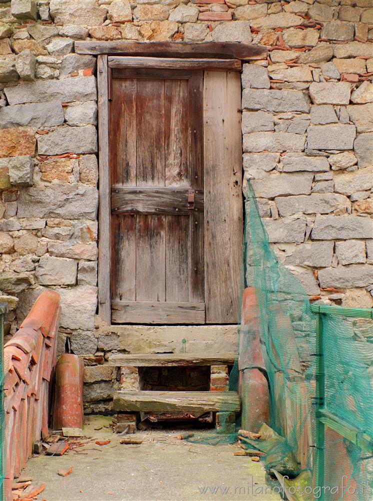 Quittengo fraction of Campiglia Cervo (Biella, Italy) - Old door